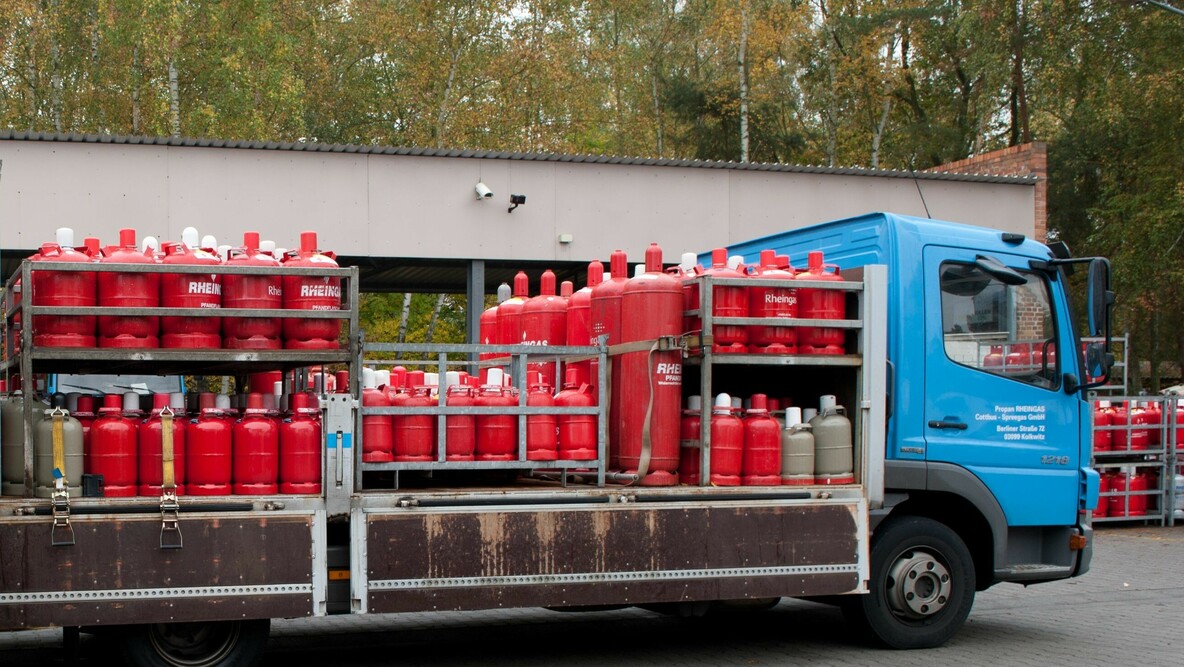 TÜV Rheinland: Gasflaschen für Transport im Kofferraum fixieren